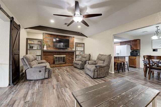 1356 NW 6th Place, Moore, OK 73170