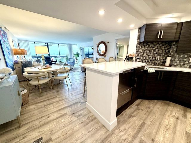 2000 Presidential Way 1403, West Palm Beach, FL 33401