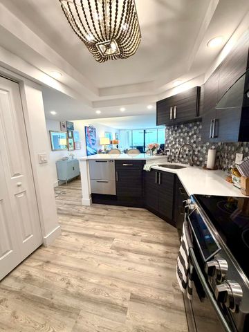 2000 Presidential Way 1403, West Palm Beach, FL 33401