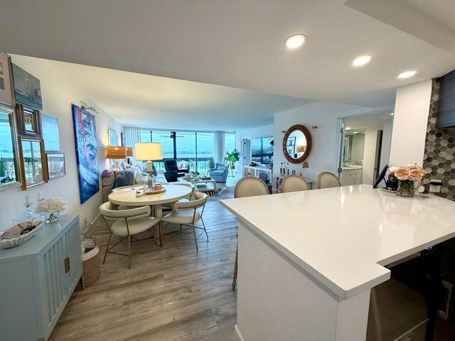 2000 Presidential Way 1403, West Palm Beach, FL 33401