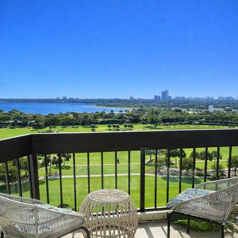 2000 Presidential Way 1403, West Palm Beach, FL 33401