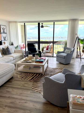 2000 Presidential Way 1403, West Palm Beach, FL 33401