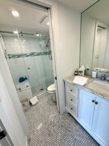 2000 Presidential Way 1403, West Palm Beach, FL 33401