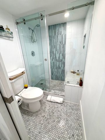 2000 Presidential Way 1403, West Palm Beach, FL 33401