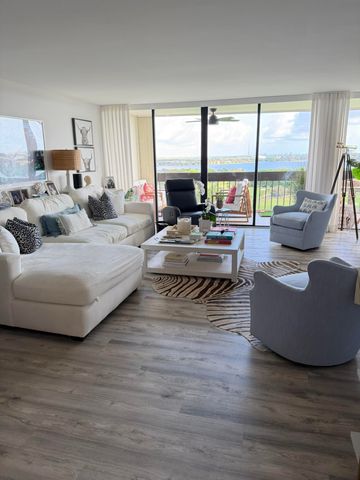 2000 Presidential Way 1403, West Palm Beach, FL 33401