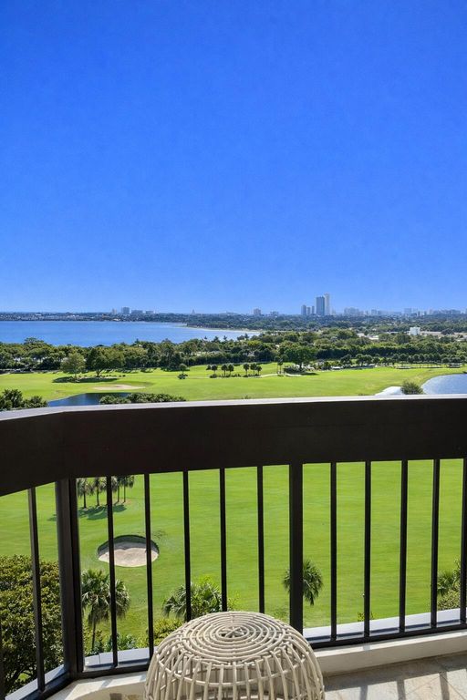 2000 Presidential Way 1403, West Palm Beach, FL 33401