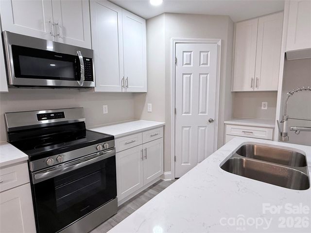 124 Peace Lane, Mooresville, NC 28115