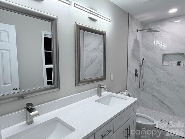 124 Peace Lane, Mooresville, NC 28115