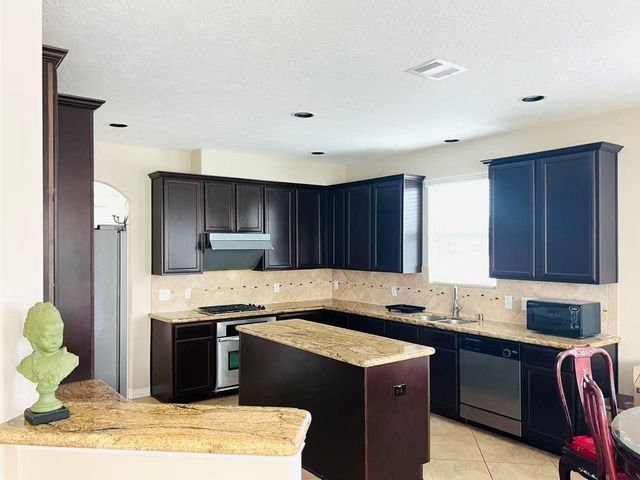 14303 Tasmania Court, Sugar Land, TX 77498