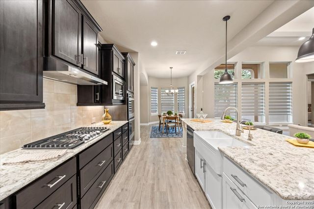 1622 Buttonwood, San Antonio, TX 78260