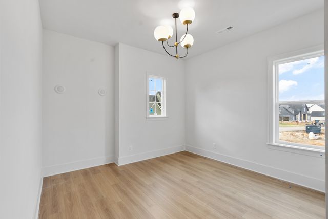 1125 Sage St, Thompsons Station, TN 37179