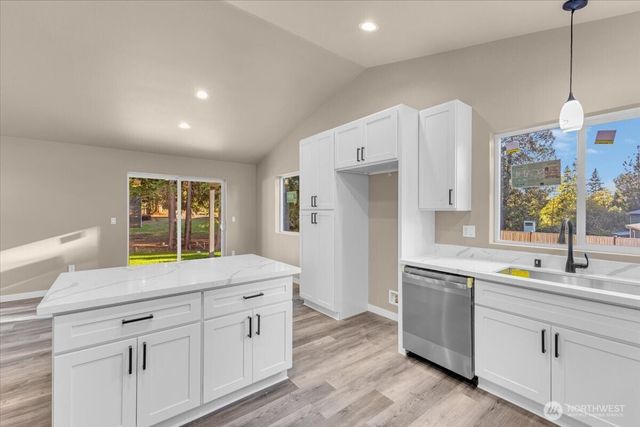 61 E Panorama Drive, Shelton, WA 98584