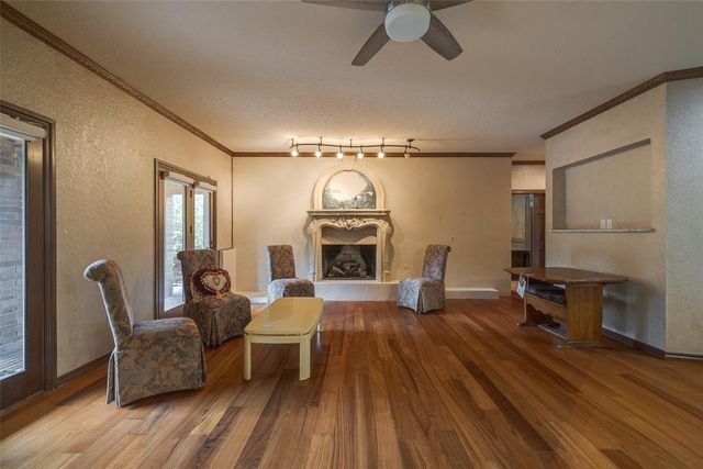 8204 Brownsville Lane, Bethany, OK 73008