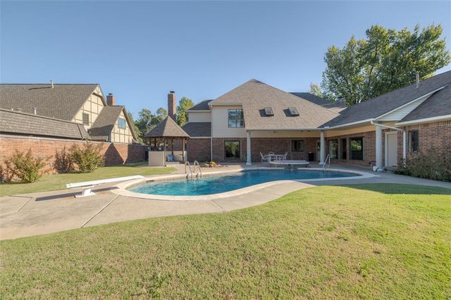 8204 Brownsville Lane, Bethany, OK 73008