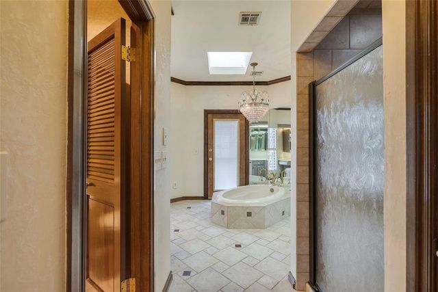 8204 Brownsville Lane, Bethany, OK 73008