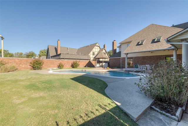 8204 Brownsville Lane, Bethany, OK 73008
