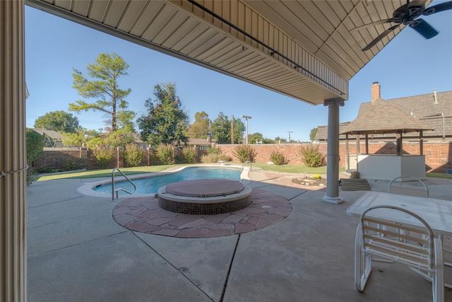 8204 Brownsville Lane, Bethany, OK 73008