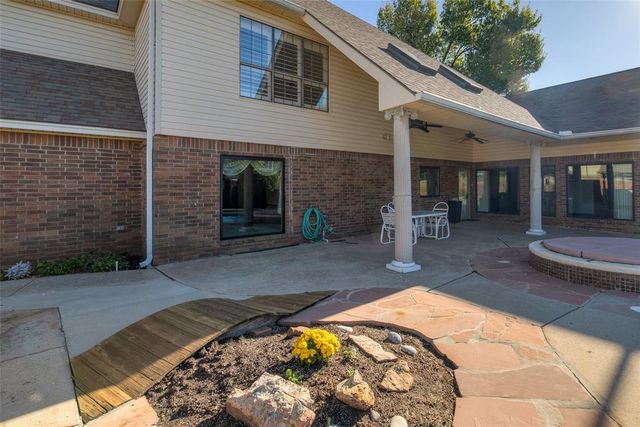 8204 Brownsville Lane, Bethany, OK 73008