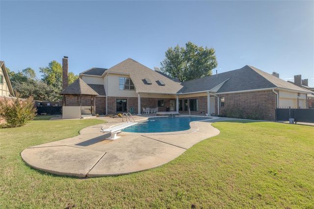 8204 Brownsville Lane, Bethany, OK 73008