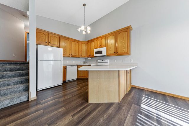 1465 S Trail Circle, Faribault, MN 55021