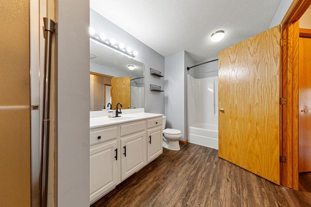 1465 S Trail Circle, Faribault, MN 55021