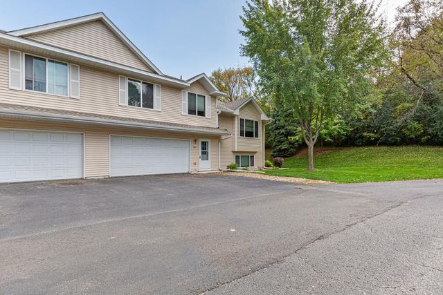 1465 S Trail Circle, Faribault, MN 55021