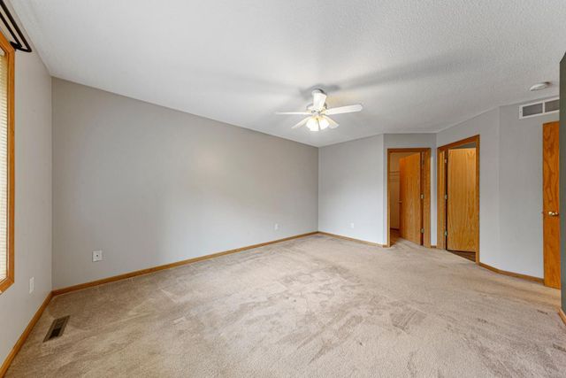 1465 S Trail Circle, Faribault, MN 55021