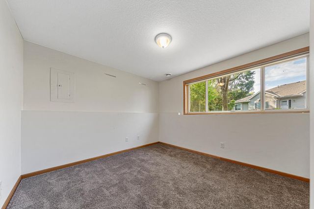 1465 S Trail Circle, Faribault, MN 55021