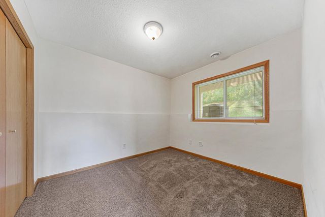 1465 S Trail Circle, Faribault, MN 55021