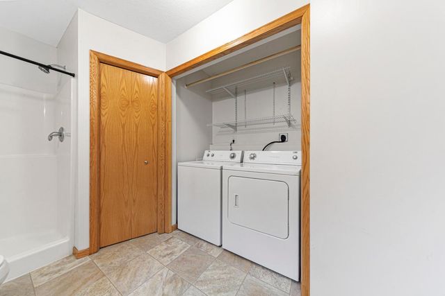 1465 S Trail Circle, Faribault, MN 55021