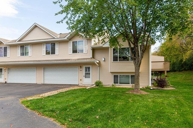 1465 S Trail Circle, Faribault, MN 55021