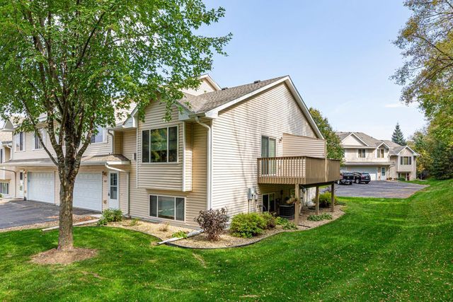 1465 S Trail Circle, Faribault, MN 55021