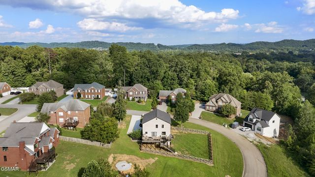 1007 Crown Ridge Lane, Powell, TN 37849