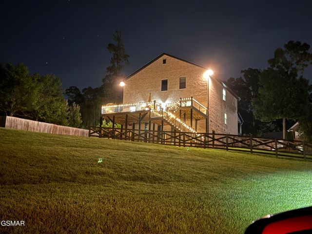 1007 Crown Ridge Lane, Powell, TN 37849