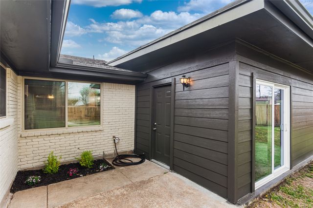 4929 Redondo Street, North Richland Hills, TX 76180