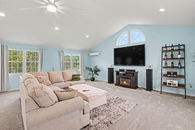 95 Waterside Drive, Sparta, KY 41086