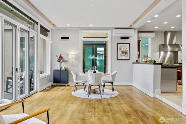 2 Crescent Key SE, Bellevue, WA 98006