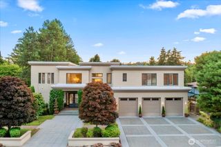 2 Crescent Key SE, Bellevue, WA 98006