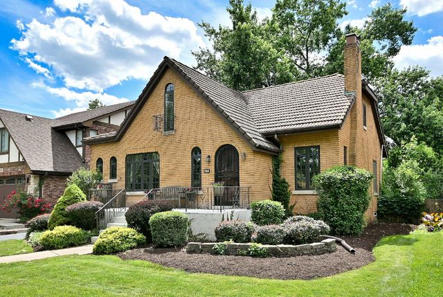 146 S Poplar Avenue, Elmhurst, IL 60126