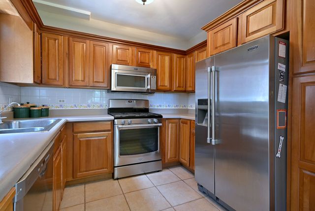 146 S Poplar Avenue, Elmhurst, IL 60126