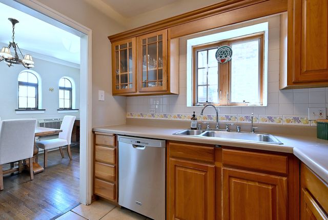146 S Poplar Avenue, Elmhurst, IL 60126