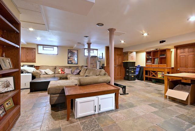 146 S Poplar Avenue, Elmhurst, IL 60126