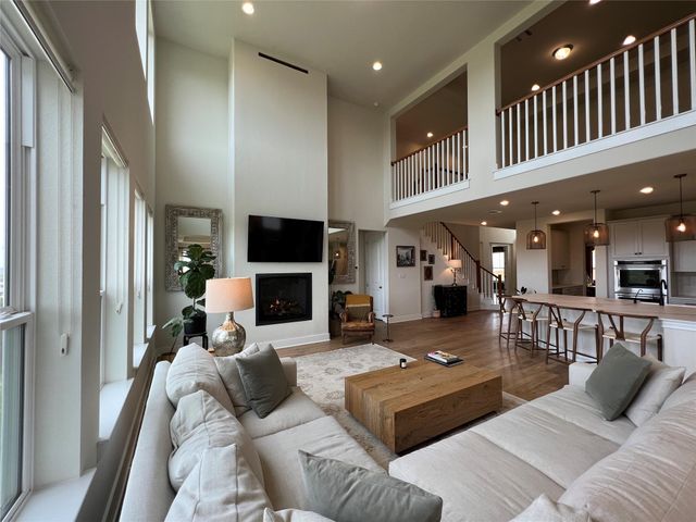 1629 Hazy Hills LOOP, Dripping Springs, TX 78620