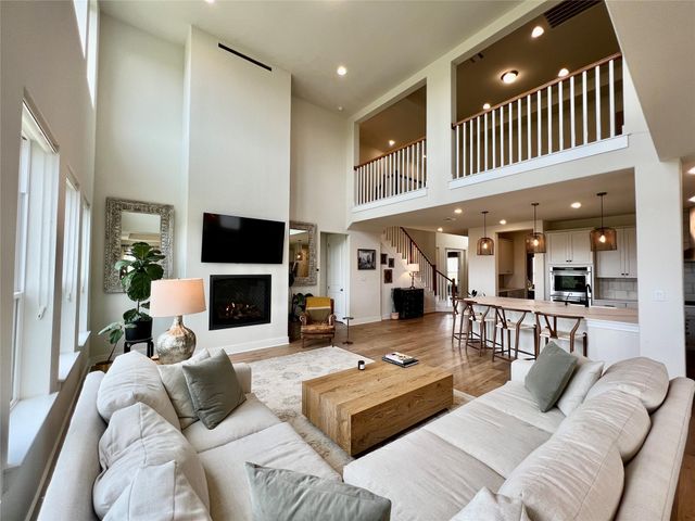 1629 Hazy Hills LOOP, Dripping Springs, TX 78620