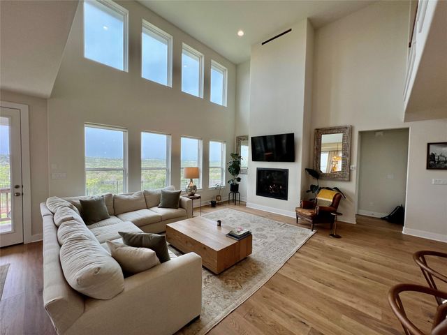 1629 Hazy Hills LOOP, Dripping Springs, TX 78620