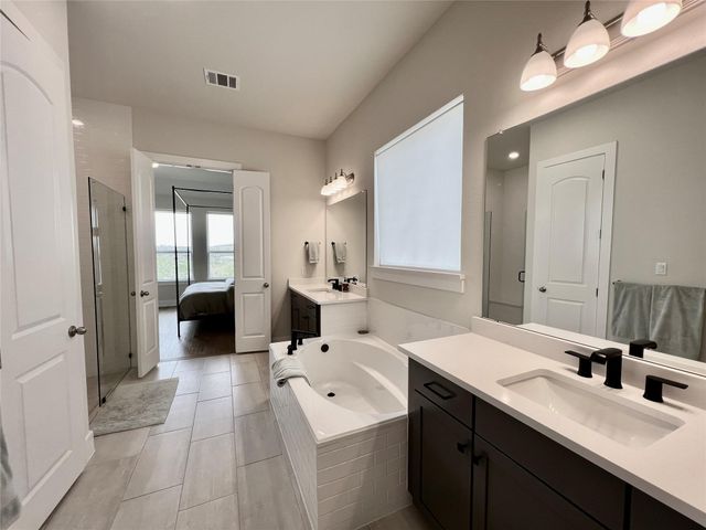1629 Hazy Hills LOOP, Dripping Springs, TX 78620