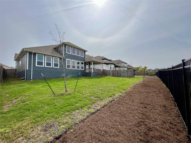 1629 Hazy Hills LOOP, Dripping Springs, TX 78620