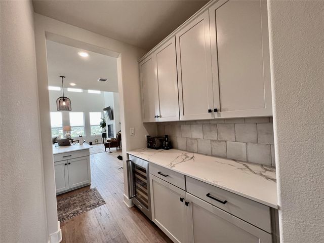 1629 Hazy Hills LOOP, Dripping Springs, TX 78620