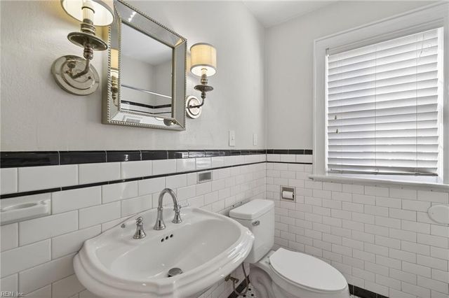 1426 Cedar LN, Norfolk, VA 23508