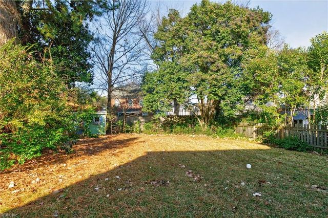 1426 Cedar LN, Norfolk, VA 23508